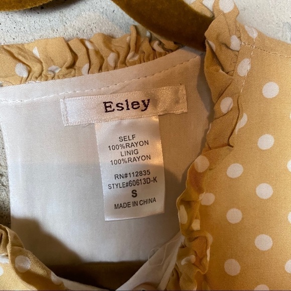 Easley yellow beige polka dot cold shoulder tunic - Picture 7 of 7